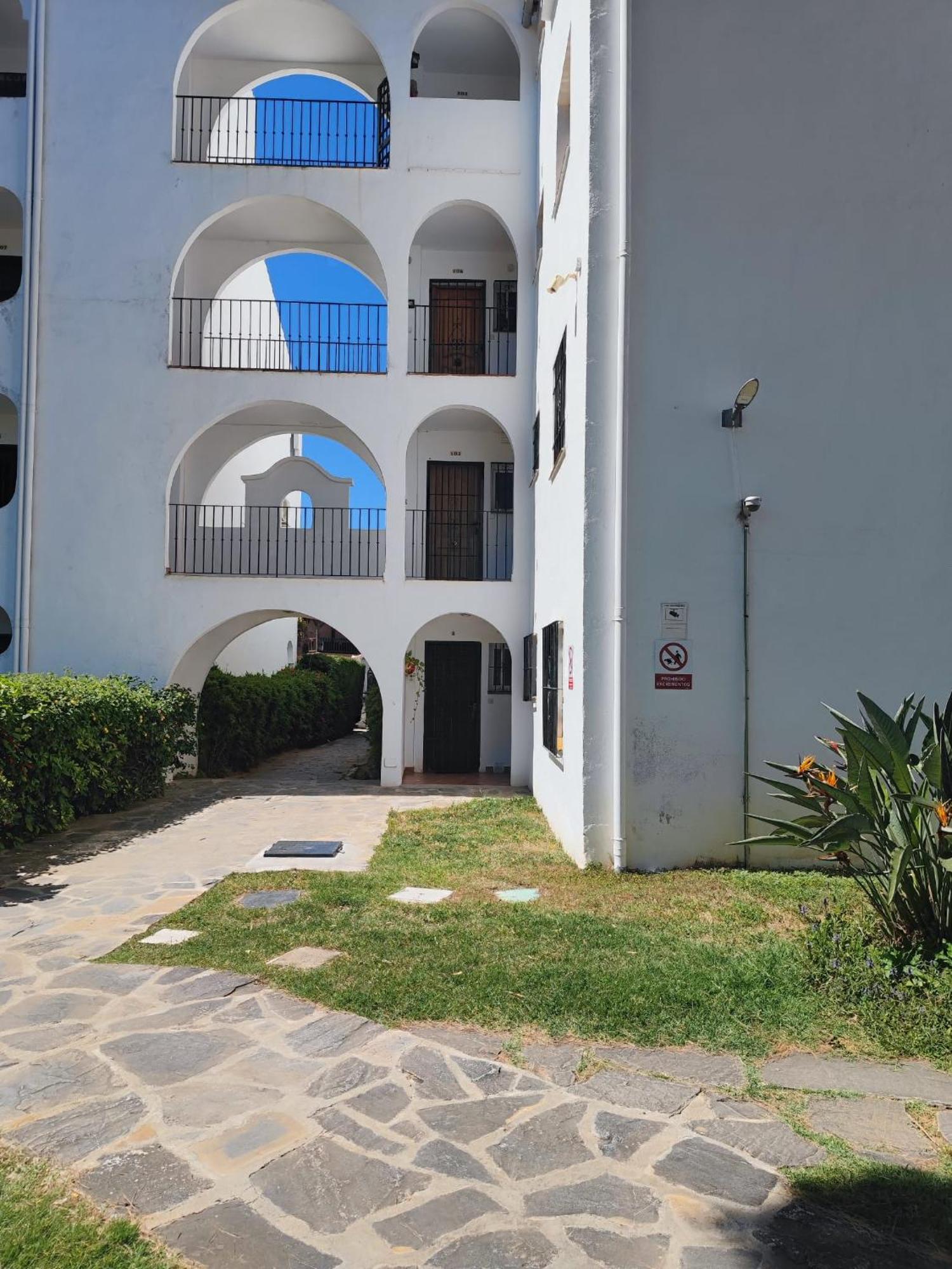 Apartment In Calypso,calahonda 200 Metres From The