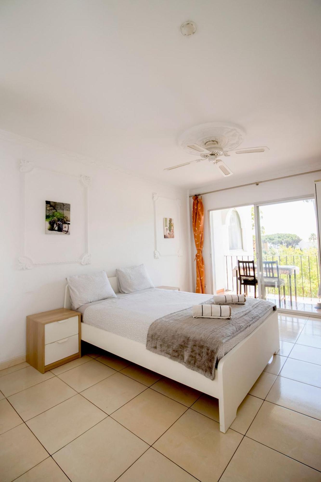 In Calypso,calahonda 200 Metres From The Apartment *