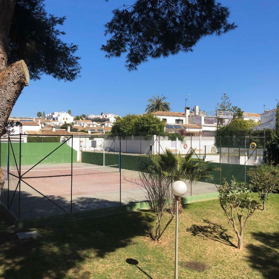 In Calypso,calahonda 200 Metres From The Sitio de Calahonda