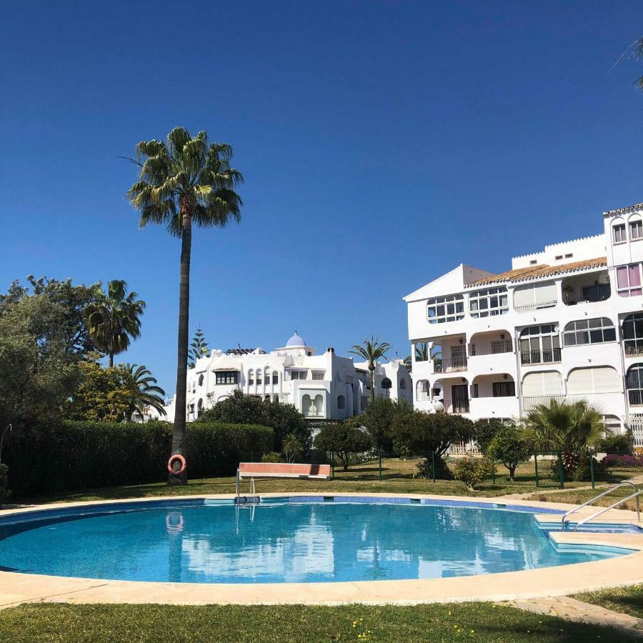 In Calypso,calahonda 200 Metres From The Apartment *