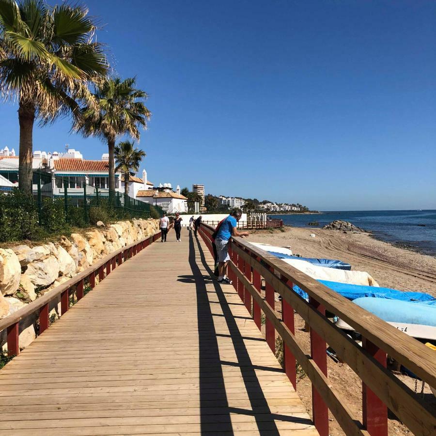 In Calypso,calahonda 200 Metres From The Apartment