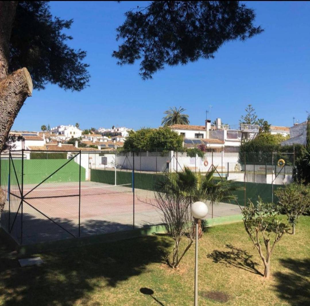 In Calypso,calahonda 200 Metres From The Sitio de Calahonda