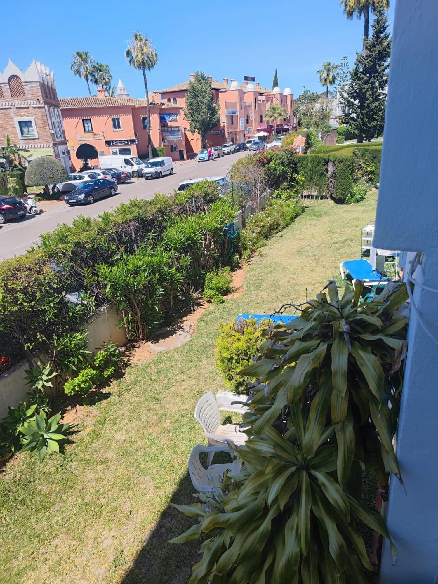 In Calypso,calahonda 200 Metres From The Apartament